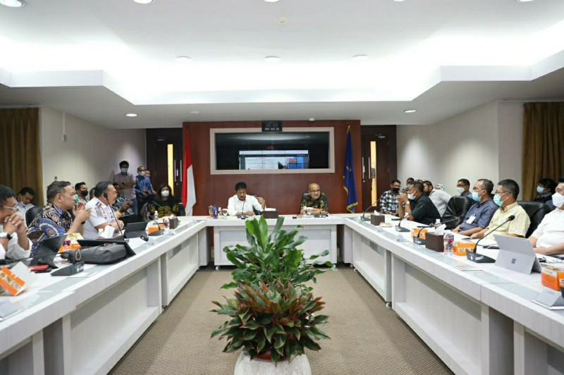 Pengusaha Kapal Tongkang Keluhkan