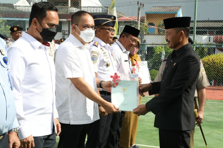 BPN Kepri Serahkan 4 Sertifikat