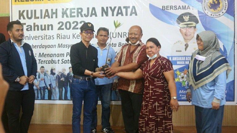Mahasiswa KKN Unrika Batam