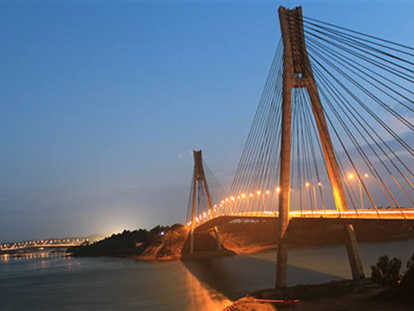 Lalu Lintas Jembatan 2 Barelang