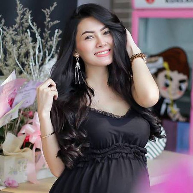 Artis Delia Yasmine