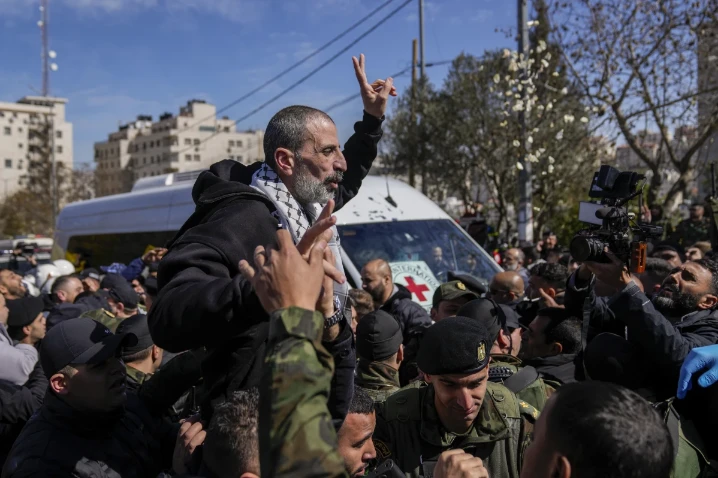 Hamas Serahkan Sandera