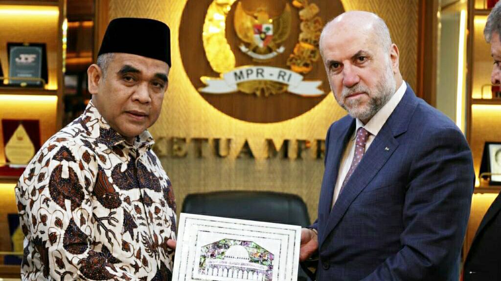 RI Tolak Trump