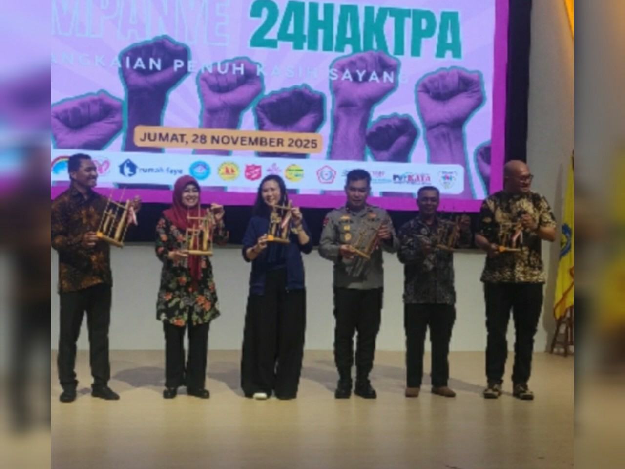 Wamen Veronica ke Batam